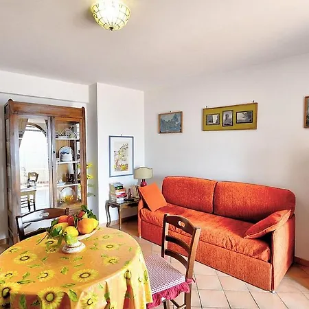 Sleeps 3 Pool Air Con Wifi *