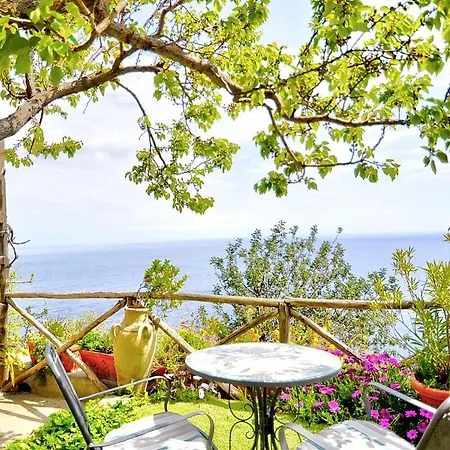 Sleeps 3 Pool Air Con Wifi *