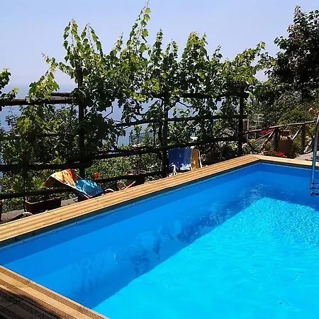 Apartment Sleeps 3 Pool Air Con Wifi